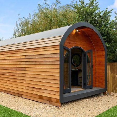 Apple - Luxury Cabin In The Cotswolds Villa Alderton  Kültér fotó