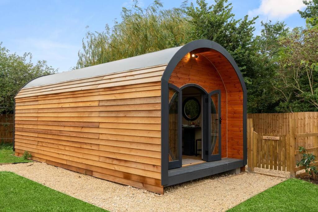 Apple - Luxury Cabin In The Cotswolds Villa Alderton  Kültér fotó