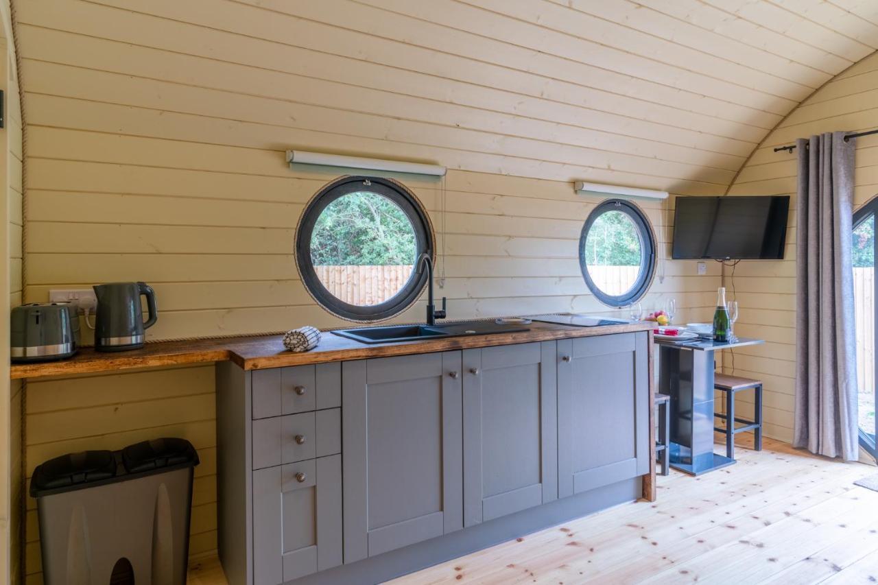 Apple - Luxury Cabin In The Cotswolds Villa Alderton  Kültér fotó